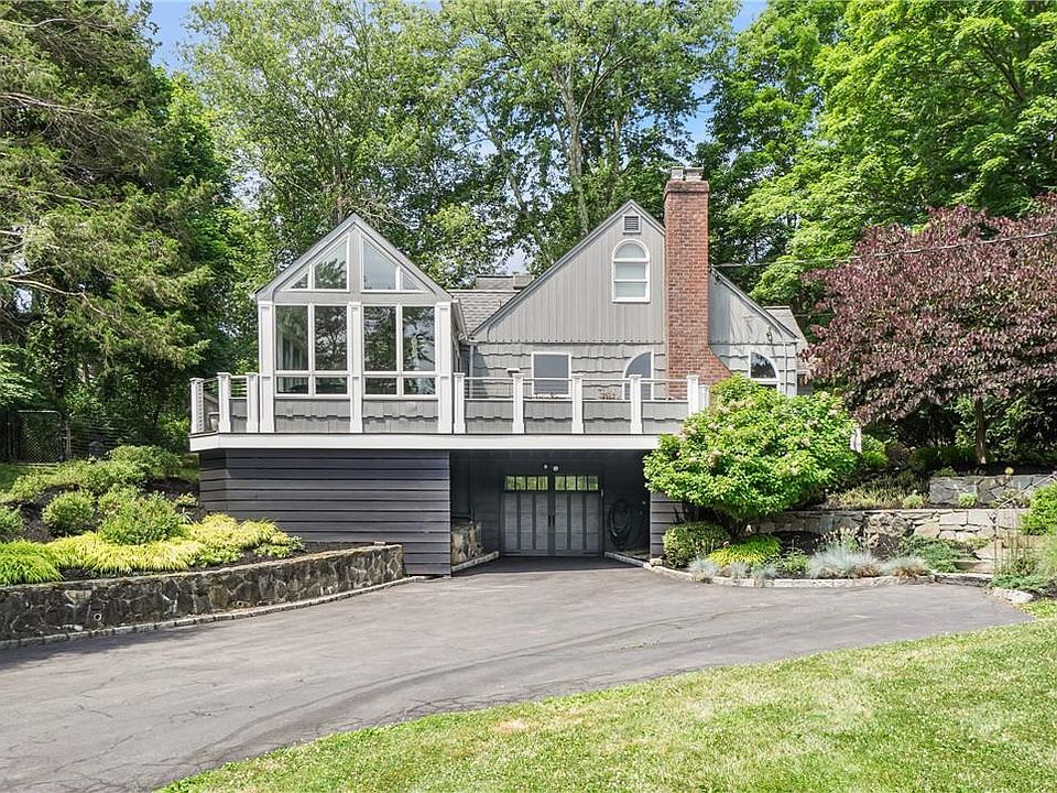 1st image of 21 Lakeview Avenue W
