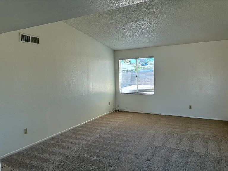 5915 W Tierra Buena Ln — Photo 5