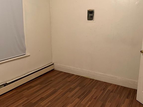 Bed room 2 with laminate flooring