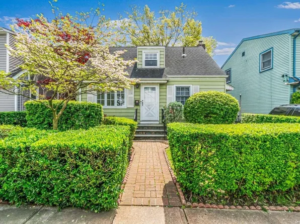 164-22 Metcalf Avenue, Fresh Meadows, NY 11365