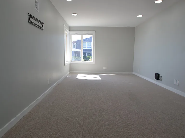 3504 Beach Dr SW — Photo 25