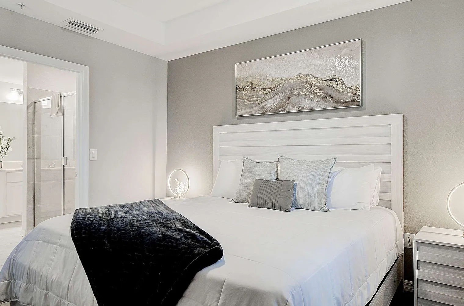 2 bed, 2.0 bath, 1227 sqft, $3,547 — Photo 4