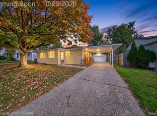 5449 Military Ave, Brighton, MI 48116