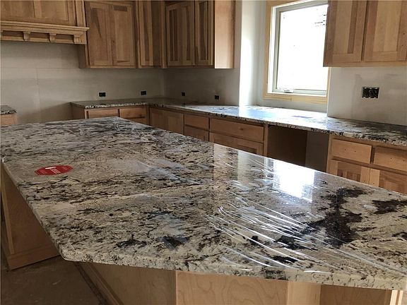 5th image of 5231 NE 91st St