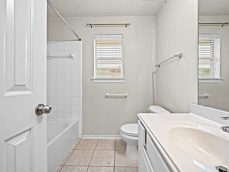 6423 Bonnie Chase Ln — Photo 28