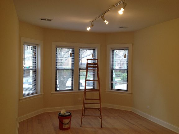 4th image of 4054-56 N Harding 3941 43 Belle Plaine #3-4056