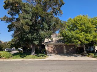 2550 E Christopher Dr, Fresno, CA 93720