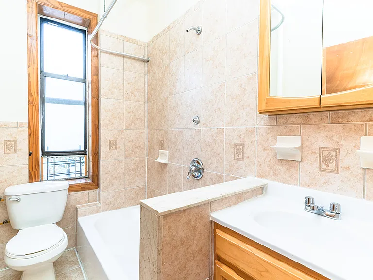650 Crown St #3C — Photo 7