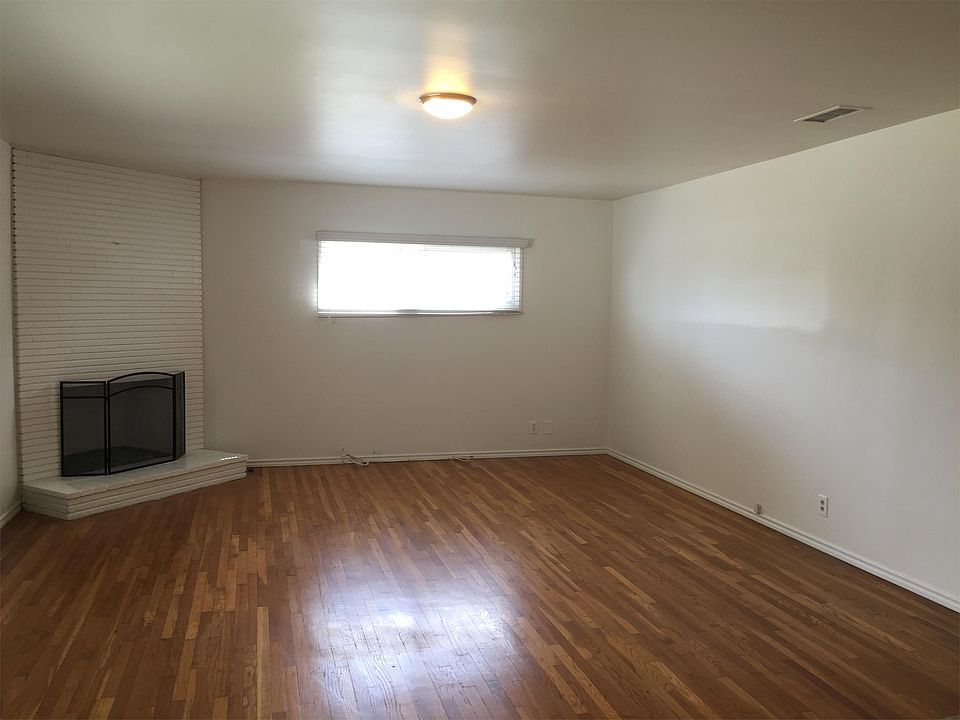 1st image of 2312 E Amerige Ave