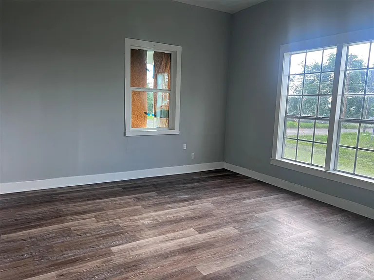 501 W Caney St — Photo 12