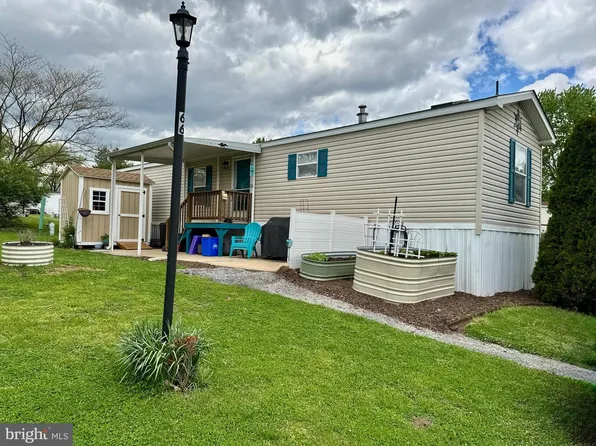66 Daisy Ln #66, Dover, PA 17315