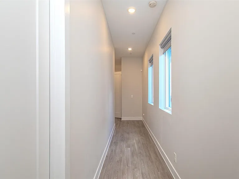 4530 Commonwealth St #1 — Photo 29