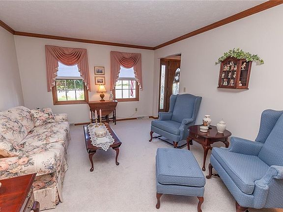 4th image of 489 Victoria Lake Cir