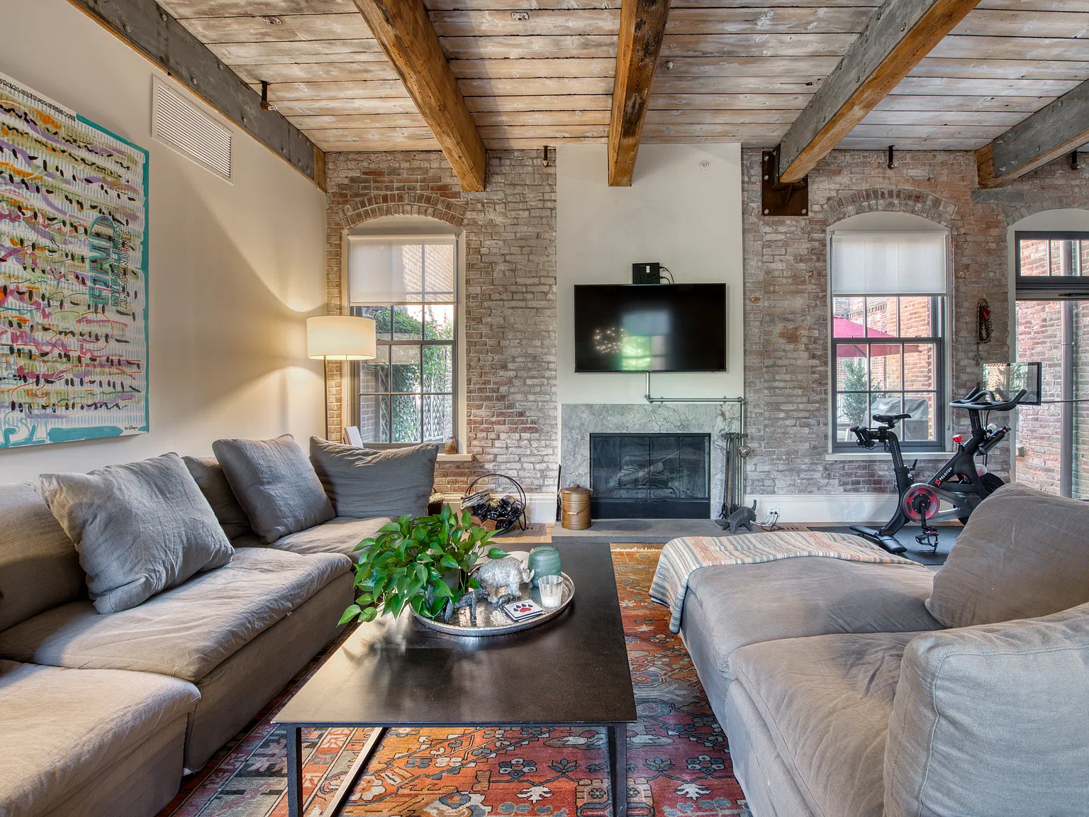 Stunning Unit Available in Watchcase — Photo 2