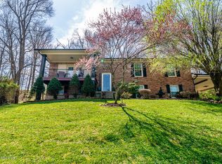 1226 Constitution Dr, Louisville, KY