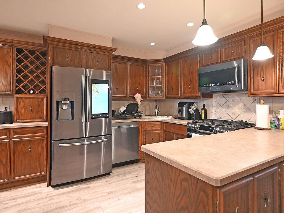 1st image of 31-35 37th St #1