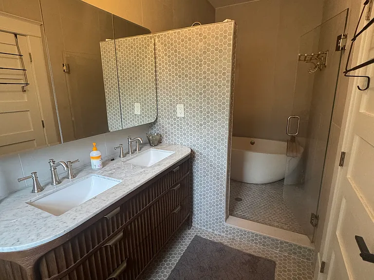 447 E Lake Dr — Photo 9