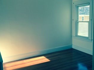 55 Powel Ave, Newport, RI 02840