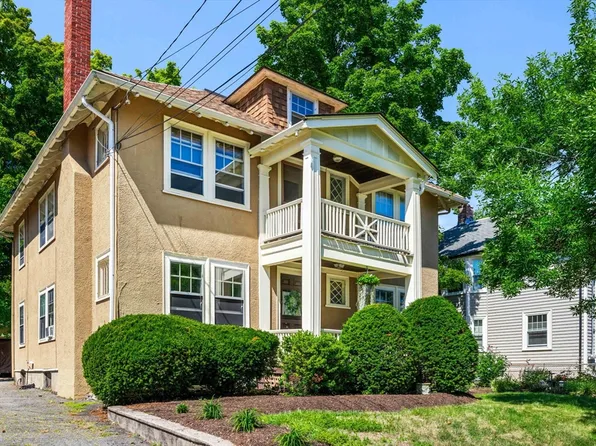 25 Rowe St, Newton, MA 02466