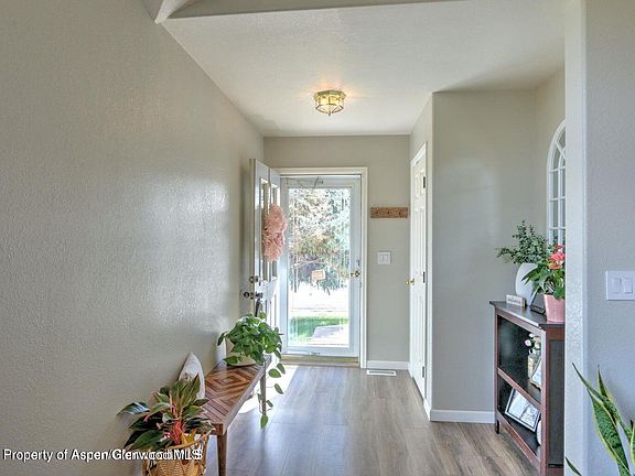 3rd image of 333 Laurel Dr