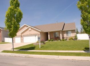 9582 S Wood Park Ln, South Jordan, UT 84009