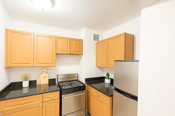 Rented by Mossanen Group | media 20