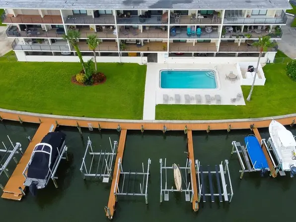 12525 3rd St E APT 204, Treasure Island, FL 33706