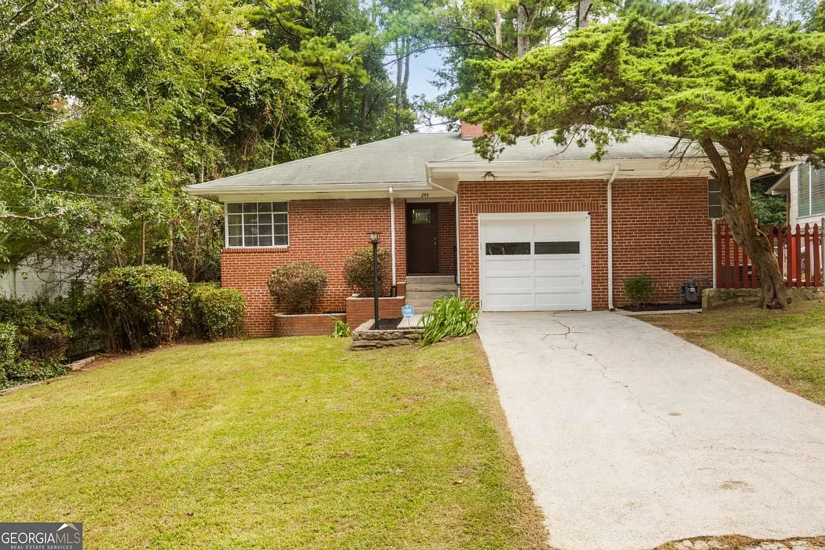 245 Richardson Rd NW photo 1