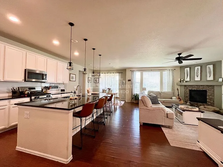 776 Sundance Ln — Photo 3