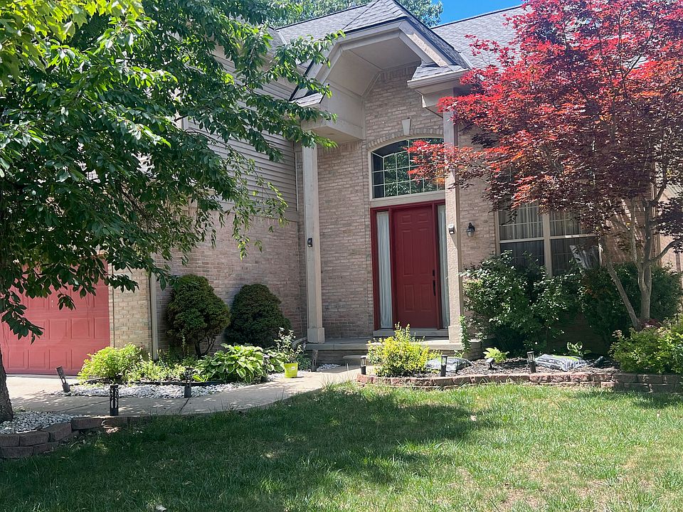 1st image of 39419 Dorchester Cir