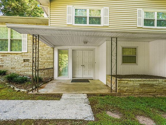 5th image of 155 Chestnut Hill Rd