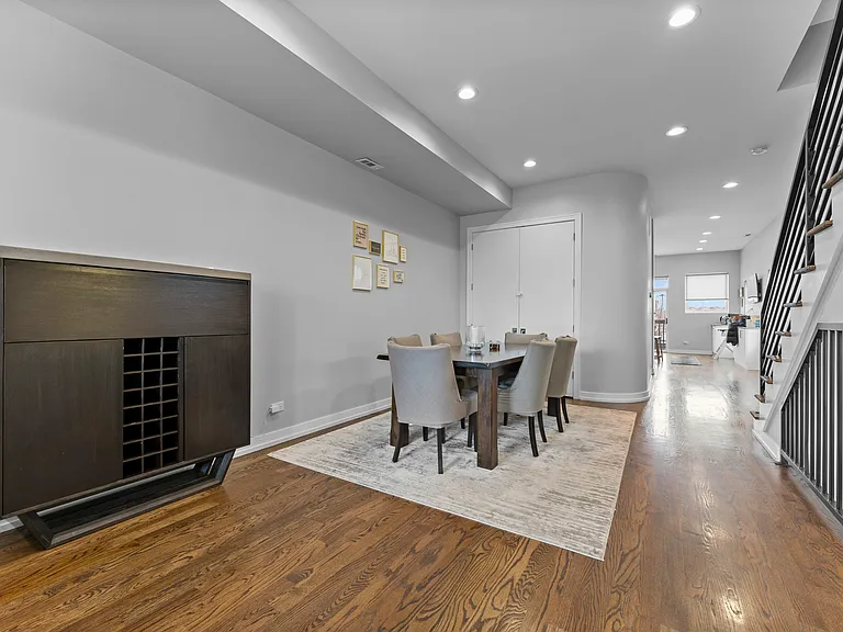 2437 W Jackson Blvd — Photo 10