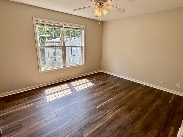 3275 Twelve Oaks Blvd — Photo 6