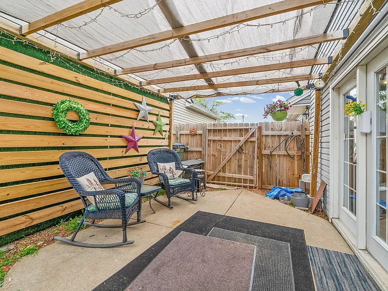 302 Northwind Dr — Photo 26