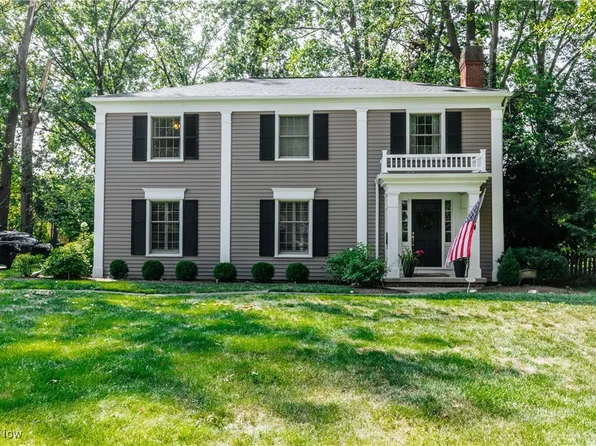 1450 Queen Annes Gate, Westlake, OH 44145