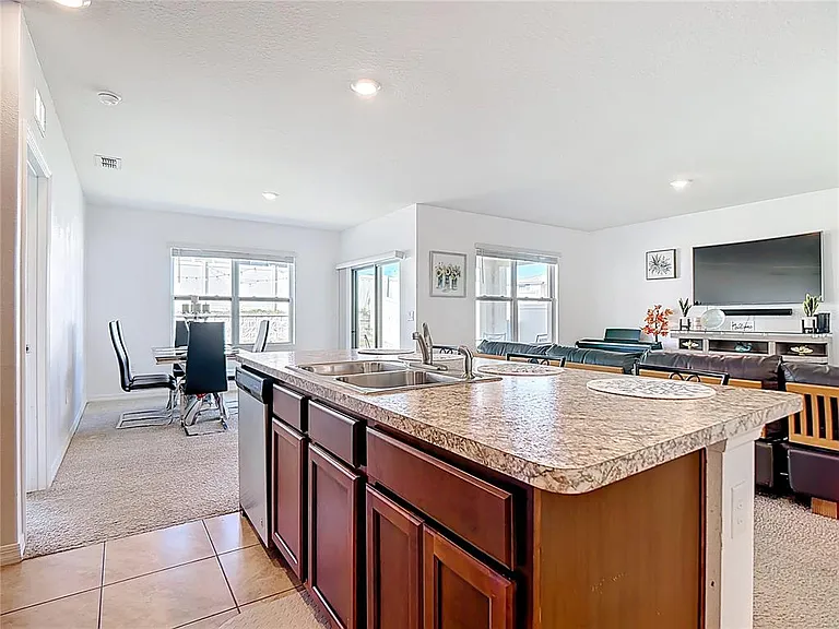 241 Meadowbrook Blvd — Photo 11