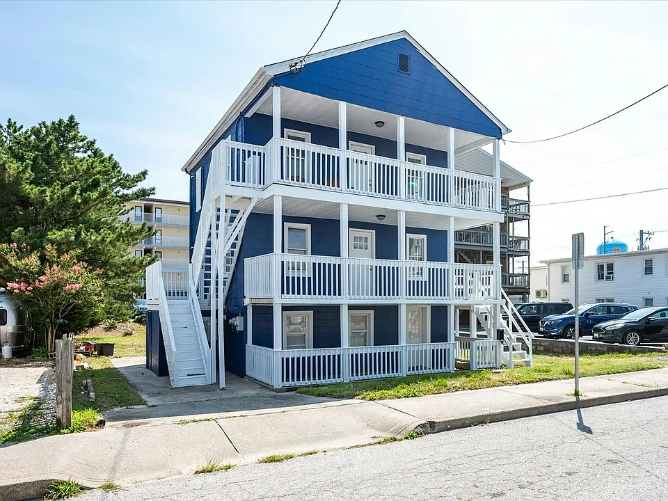 11 43rd St #3