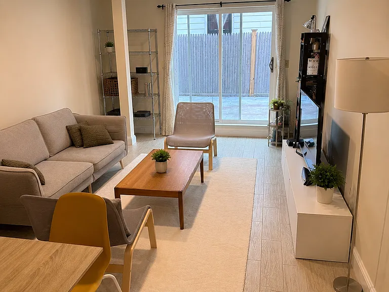 255 Beacon St #1C — Photo 8