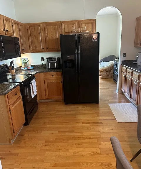 135 Revolution Dr — Photo 3