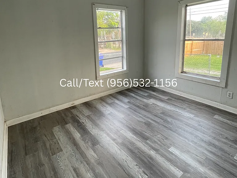2901 Soledad St — Photo 4