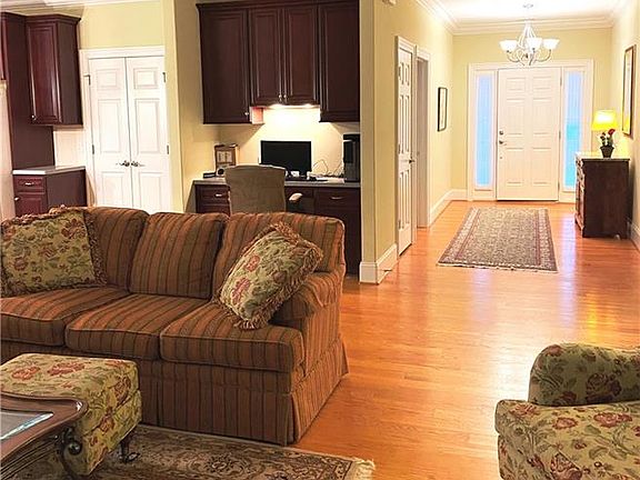 4th image of 108 Asbury Dr