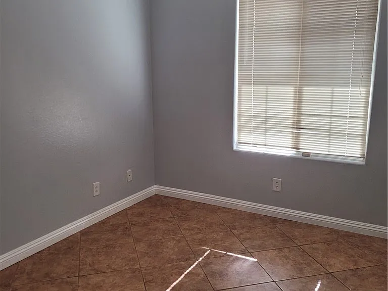 10564 Moultrie Ave — Photo 6