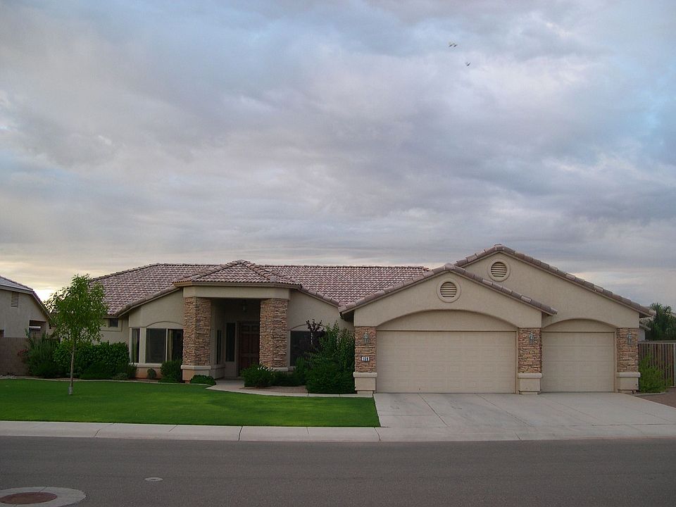 1st image of 130 W Rock Creek Pl