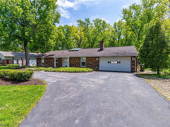 2nd image of 27103 Hilliard Blvd