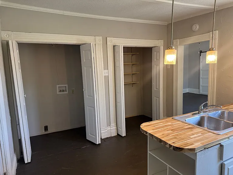 2715 Patee St — Photo 6