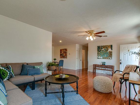 2nd image of 105 Ashland Dr