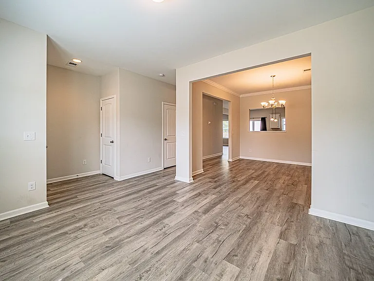 1545 Sawtooth Dr — Photo 9