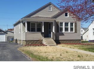 424 George St, Wood River, IL 62095