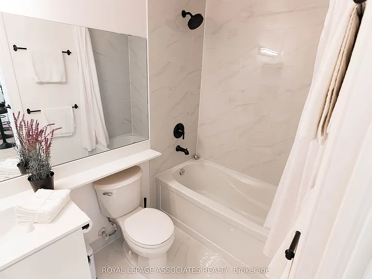 111 Upper Duke Cres #101 — Photo 11