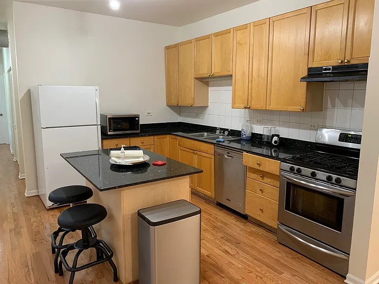 2408 W Flournoy St — Photo 6
